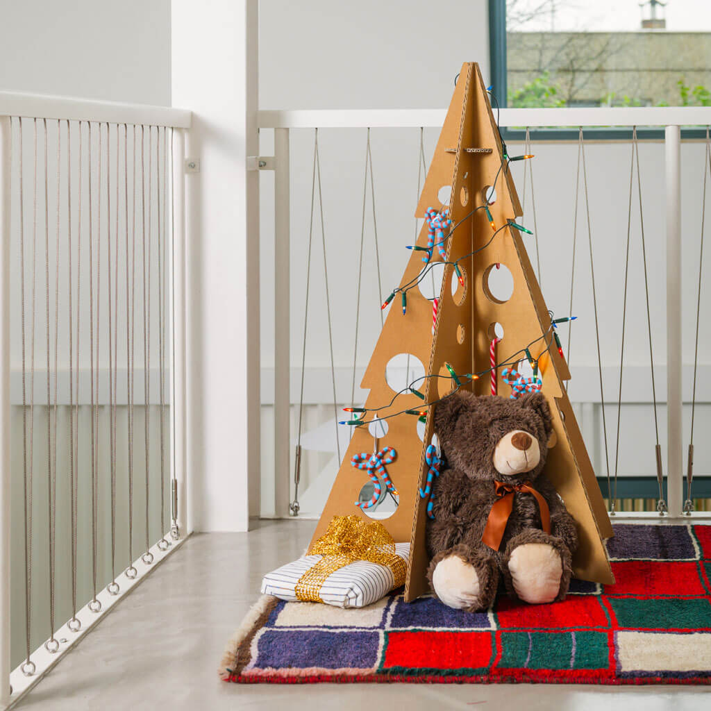 ROOM IN A BOX - small Zero Waste Christmas Tree with decoration and teddybear