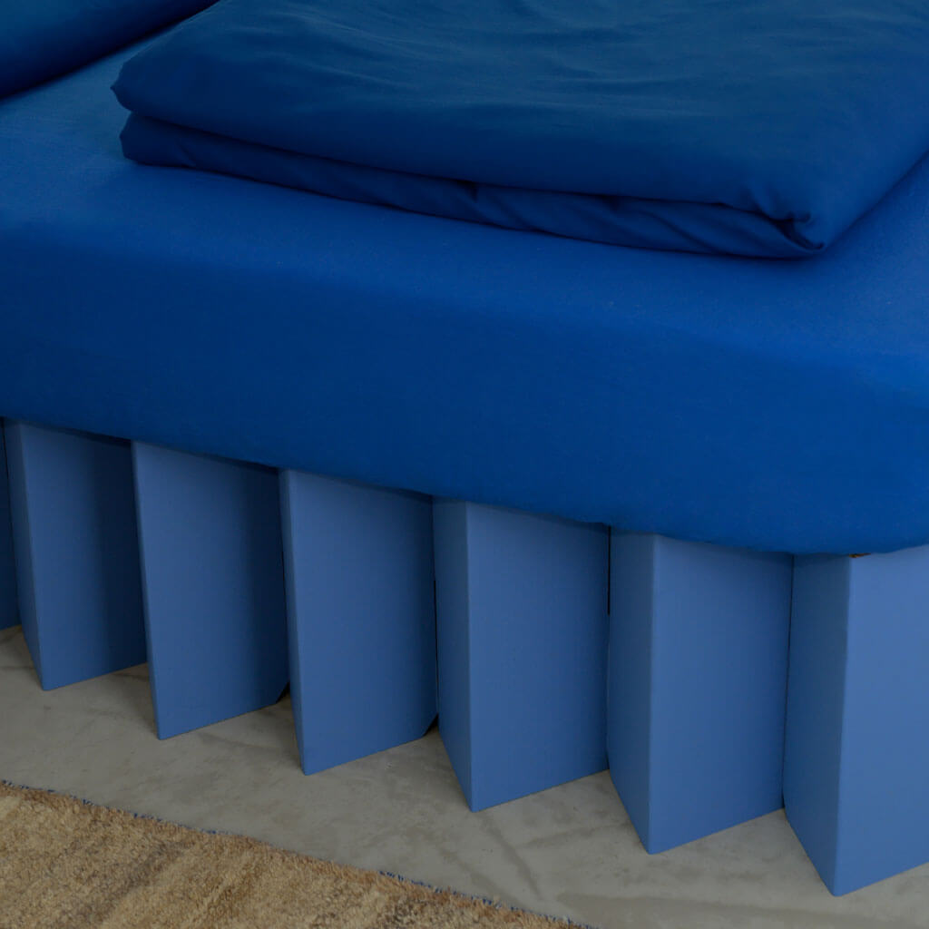 RIAB family bed made of corrugated cardboard cornflower blue