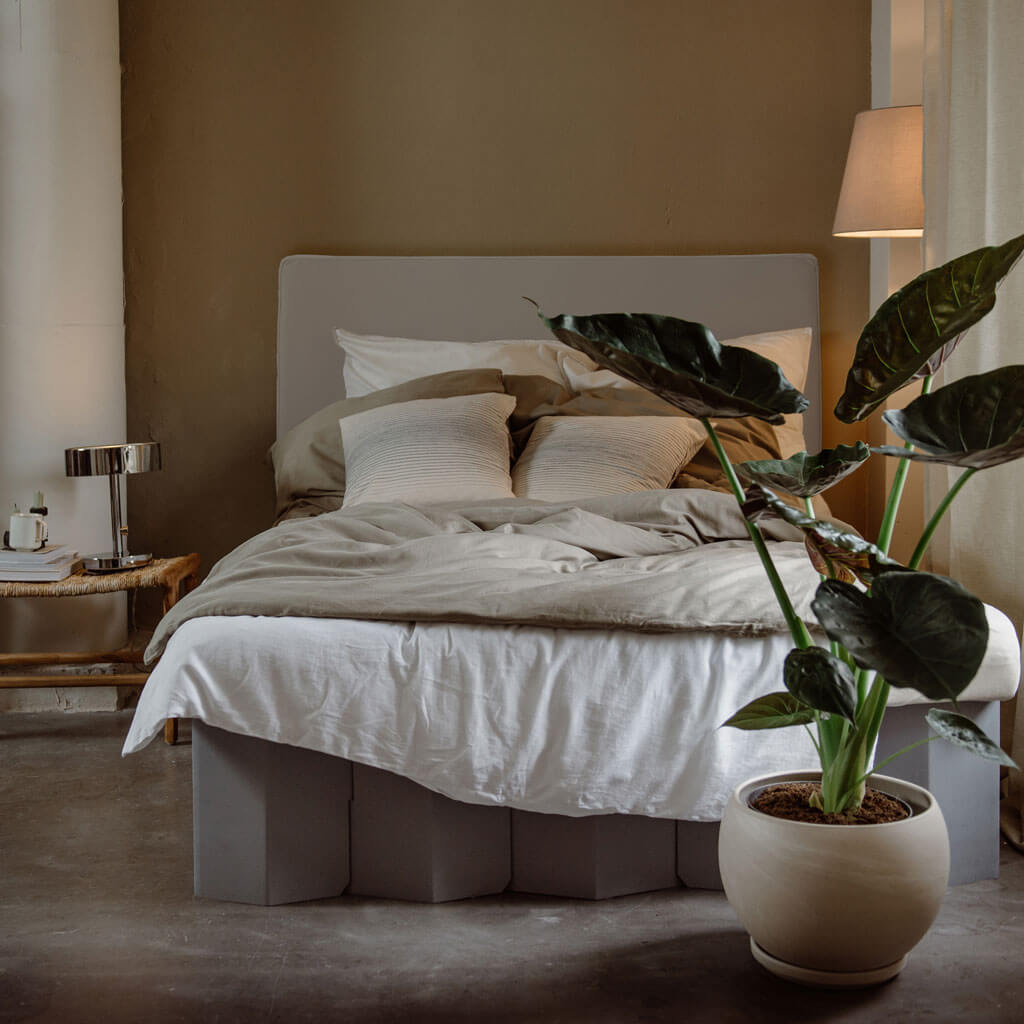 ROOM IN A BOX Bed 2.0 in pebble grey with headboard in light grey 
