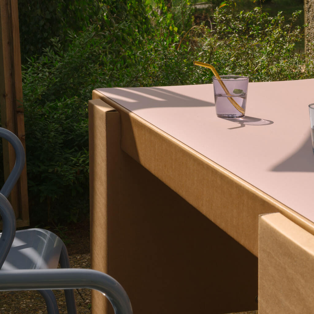 RIAB GRID Table in natural with linoleum pad in lilac